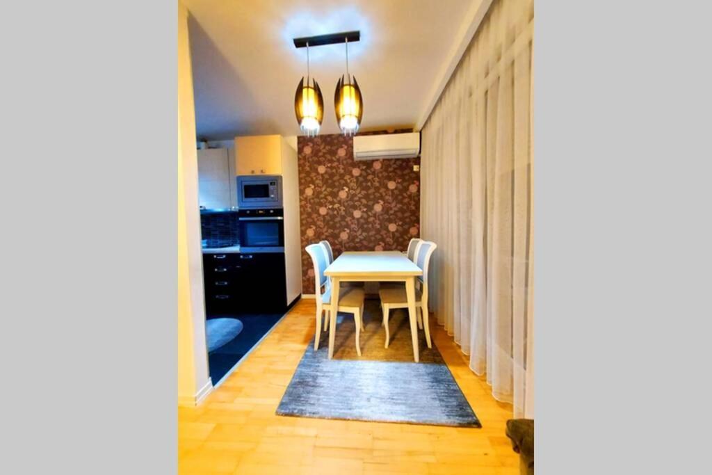 Apartment 13C Pristina Buitenkant foto